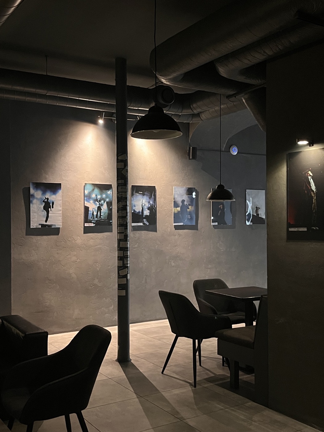 Interiér beton lounge & bar, Liberec